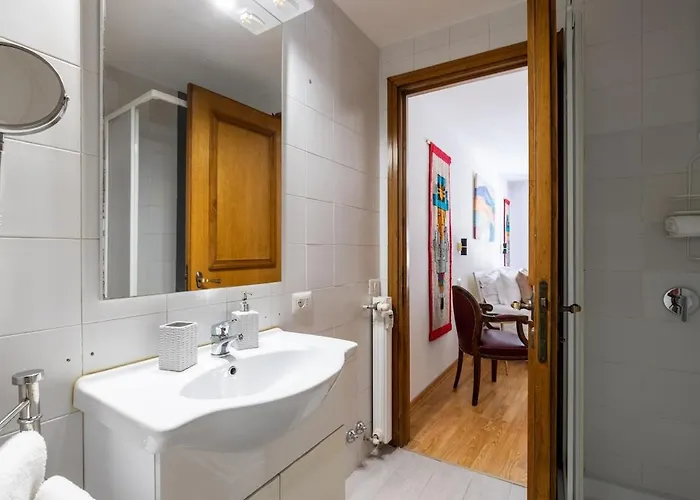 Romantic Refuge In Piazza Navona *